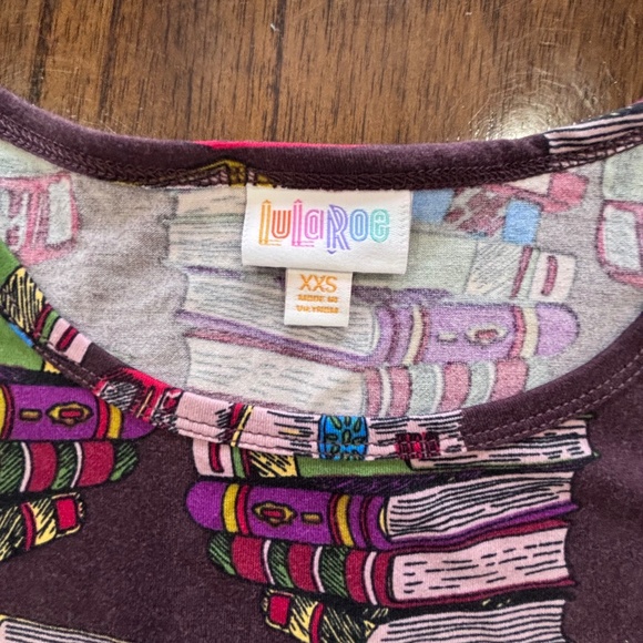 NWT LuLaRoe Irma tunic hi low hem book pattern very oversized XXS - Picture 9 of 13